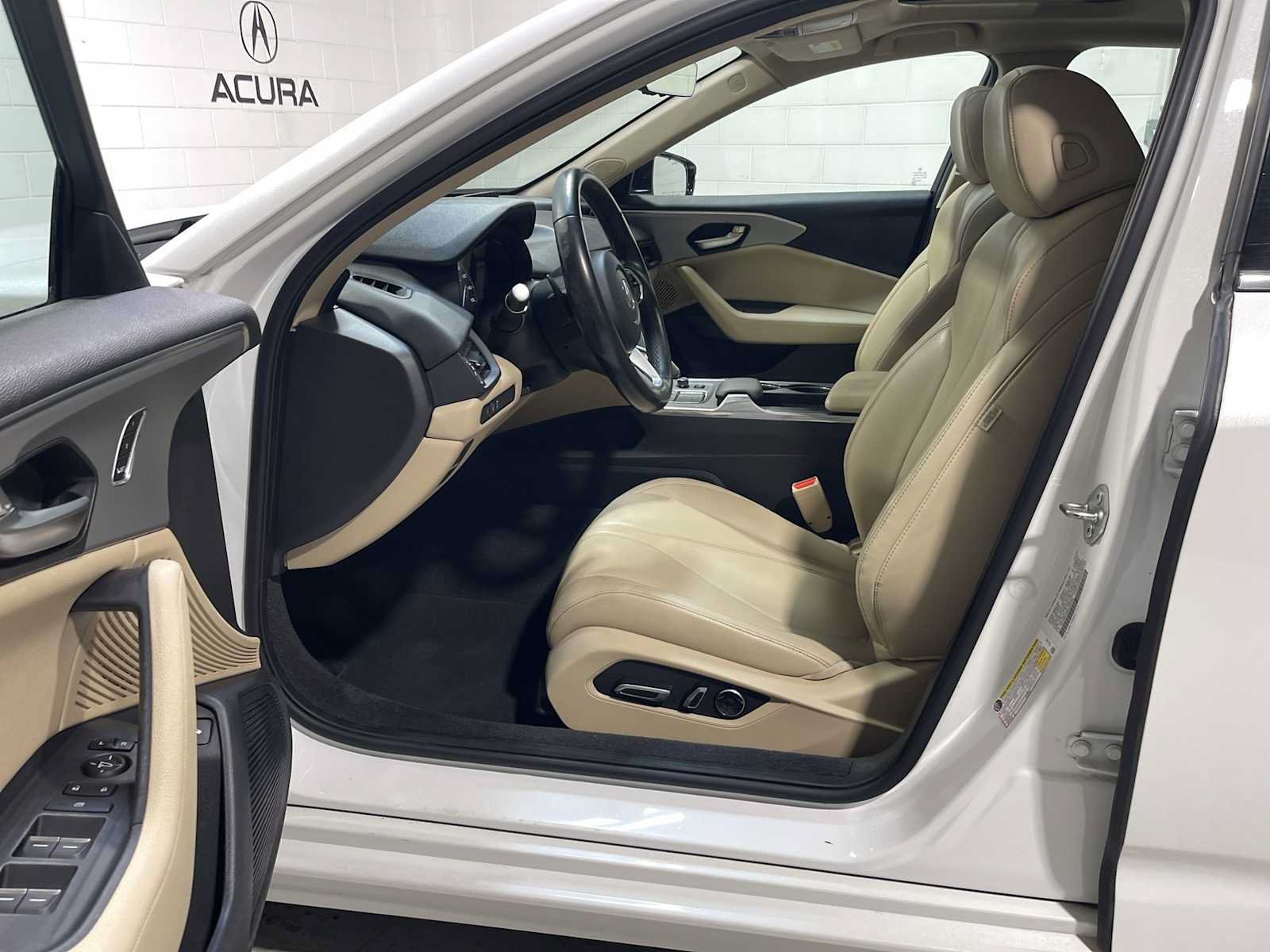 Used 2021 Acura TLX SH-AWD image 2