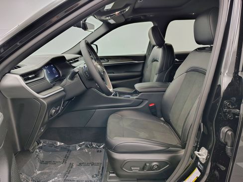 New 2026 Jeep Grand Cherokee L 4WD image 19