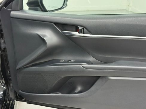 Used 2019 Toyota Camry SE image 31