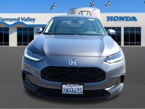 Used 2023 Honda HR-V LX image 2