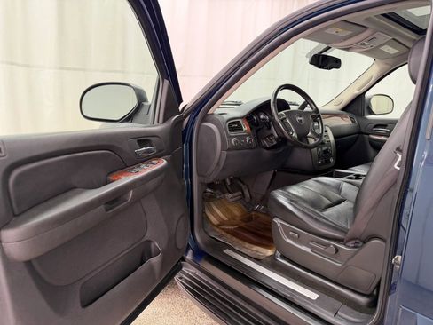 Used 2007 GMC Yukon SLT w/ SLT Preferred Equipment Group image 10