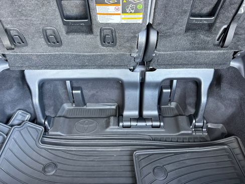 Certified 2023 Toyota Sienna XLE image 22