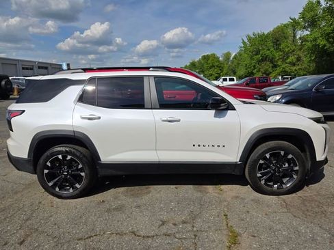 Used 2025 Chevrolet Equinox RS w/ Safety and Technology Package image 2