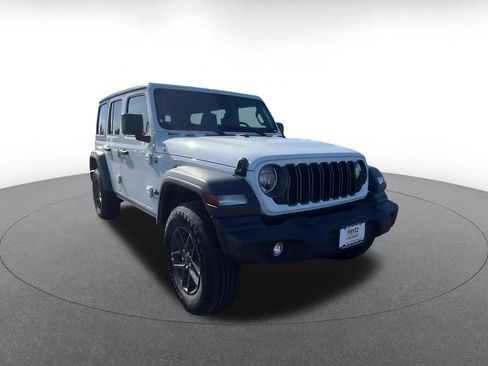 Used 2025 Jeep Wrangler Unlimited Sport AWD/4WD image 3