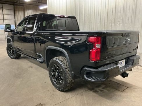 Used 2024 Chevrolet Silverado 2500 High Country w/ High Country Premium Package image 6