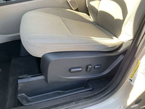 Used 2017 Ford Escape SE w/ Equipment Group 201A image 26