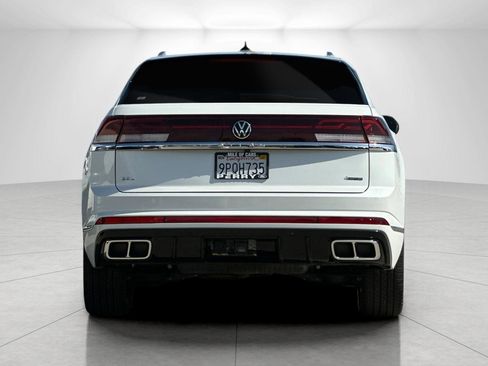 Used 2024 Volkswagen Atlas Cross Sport SEL Premium R-Line image 4