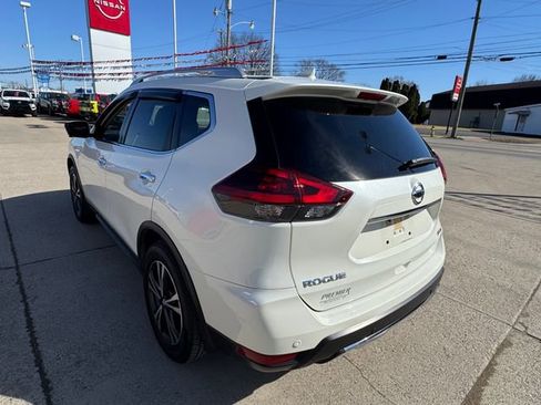 Used 2020 Nissan Rogue SV w/ Sun & Sound Touring Package image 16