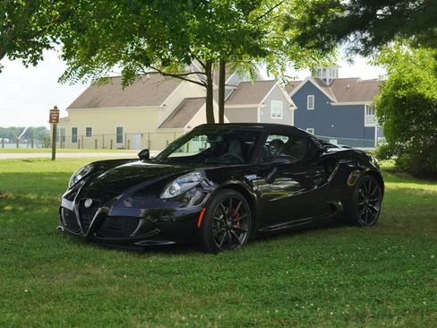 Used 2019 Alfa Romeo 4C Spider RWD image 4