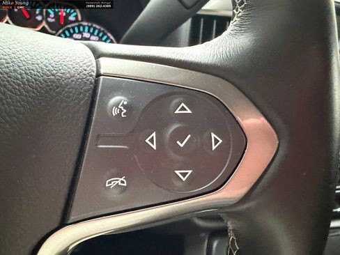Used 2018 Chevrolet Silverado 1500 LT w/ Redline Edition AWD/4WD image 19