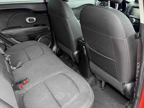 Used 2019 Kia Soul + image 3