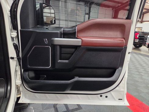 Used 2018 Ford F150 Platinum w/ Equipment Group 701A Luxury image 41