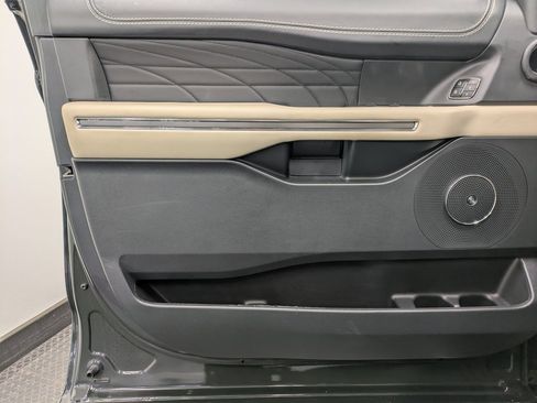 Used 2022 Ford Expedition Max Platinum image 8