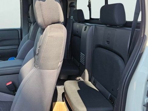 Certified 2025 Nissan Frontier SV w/ SV Convenience Package RWD image 15