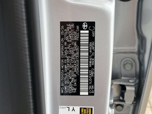 New 2026 Toyota Prius Plug-In Hybrid FWD image 32