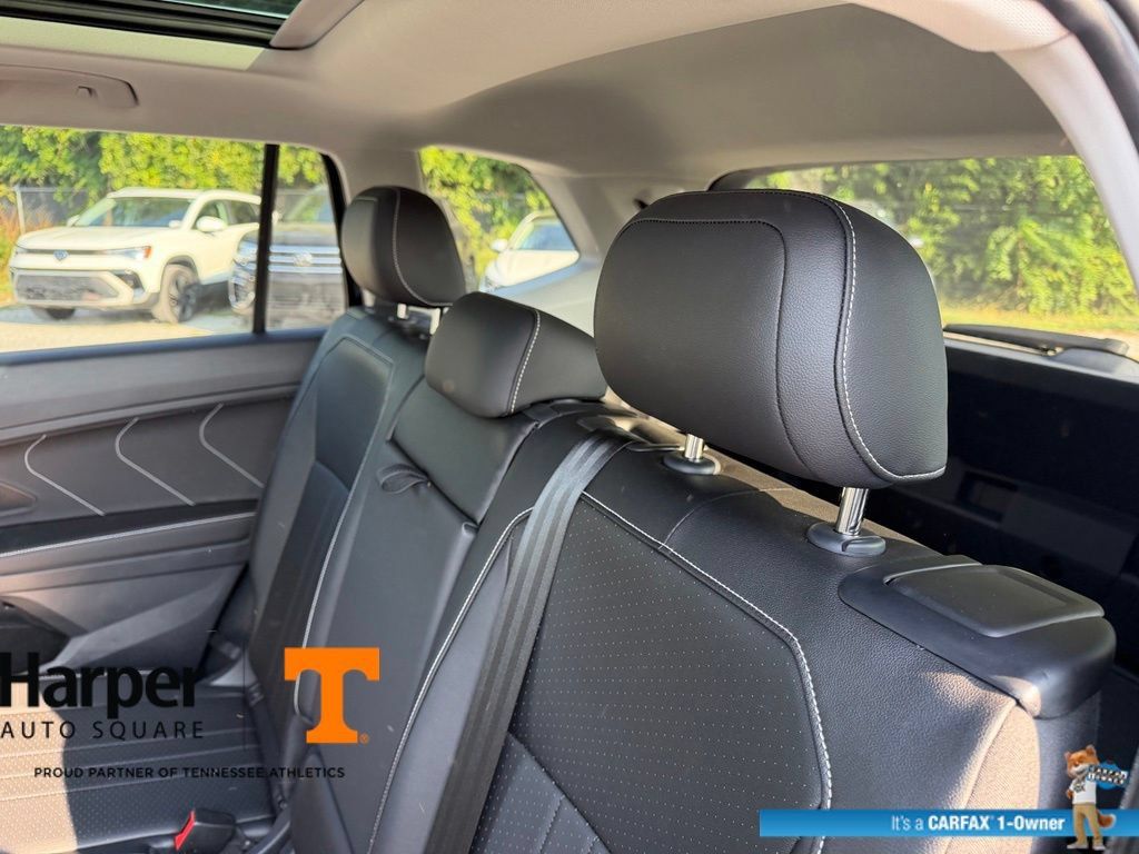 Used 2024 Volkswagen Tiguan SE w/ Panoramic Sunroof Package FWD image 8