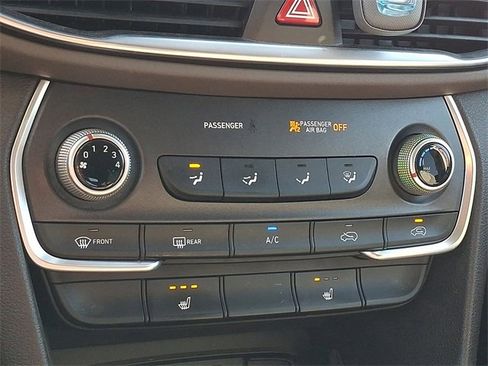 Used 2020 Hyundai Santa Fe SEL image 11