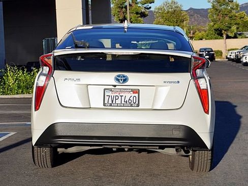 Used 2016 Toyota Prius Four FWD image 5