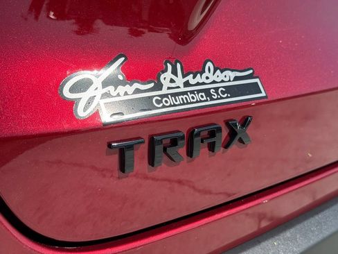 Used 2024 Chevrolet Trax RS w/ Sunroof Package FWD image 14