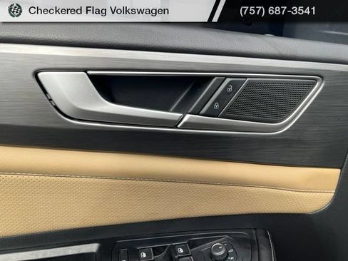 Used 2024 Volkswagen Atlas Cross Sport SE FWD image 14