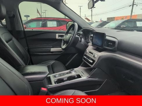 Used 2023 Ford Explorer XLT w/ Equipment Group 202A AWD/4WD image 10