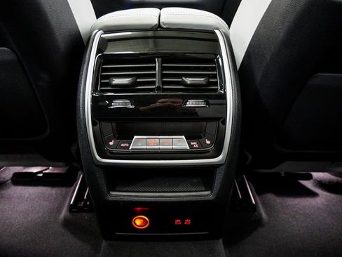 Used 2024 BMW X5 xDrive50e image 12