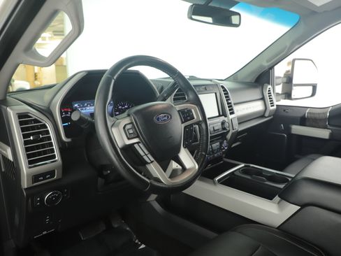 Used 2017 Ford F250 Lariat w/ Chrome Package image 22