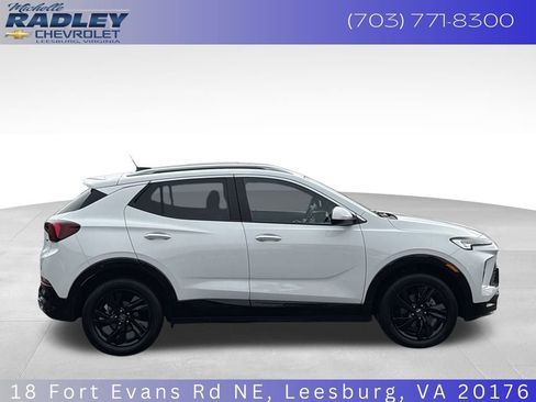 Used 2024 Buick Encore GX Sport Touring image 7