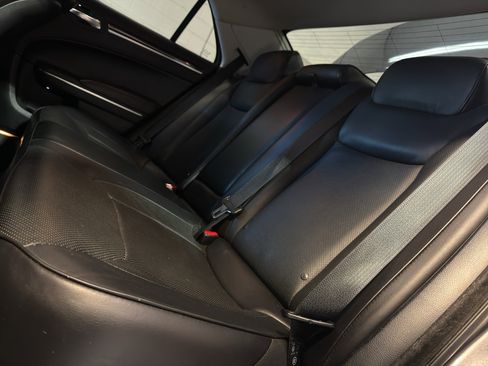 Used 2017 Chrysler 300 C AWD/4WD image 29