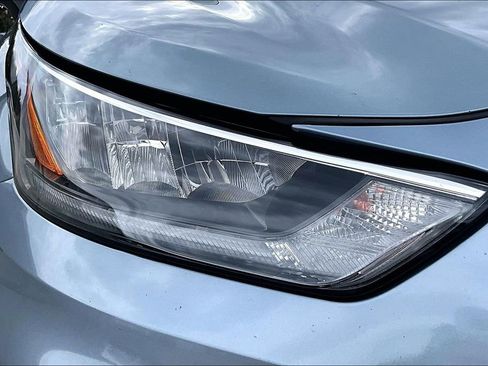 Used 2020 Toyota Highlander XLE image 33