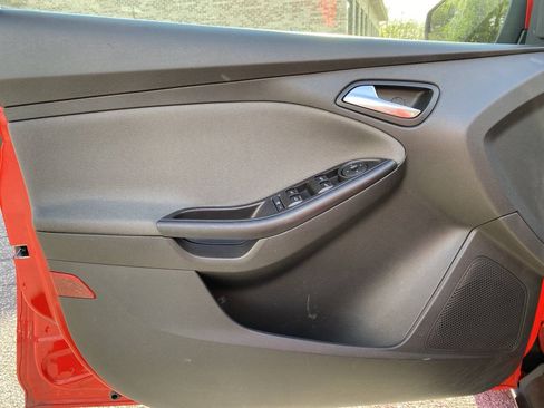 Used 2012 Ford Focus SE FWD image 9