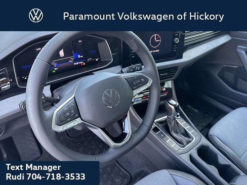 Used 2026 Volkswagen Jetta SE FWD image 18