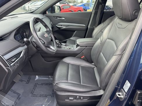 Used 2021 Cadillac XT4 Premium Luxury image 9