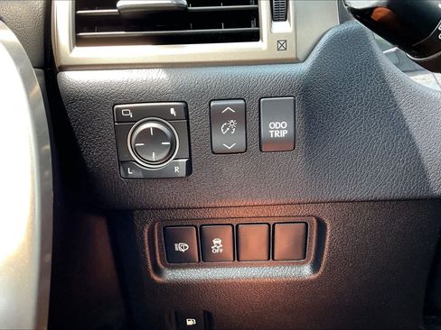 Used 2015 Lexus GX 460 w/ Premium Package AWD/4WD image 34