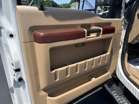 Used 2012 Ford F250 King Ranch w/ King Ranch w/Chrome Pkg image 13