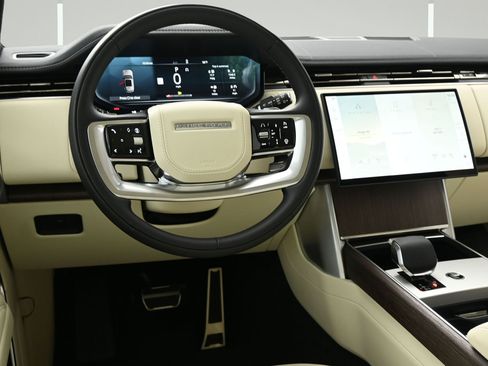 Used 2025 Land Rover Range Rover Long Wheelbase SE AWD/4WD image 8