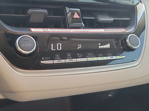 Certified 2025 Toyota Corolla LE FWD image 23