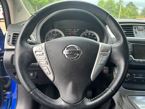 Used 2015 Nissan Sentra SR FWD image 23