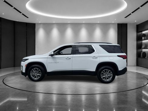 Used 2023 Chevrolet Traverse LT FWD image 4