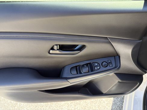 Used 2025 Nissan Sentra S FWD image 11