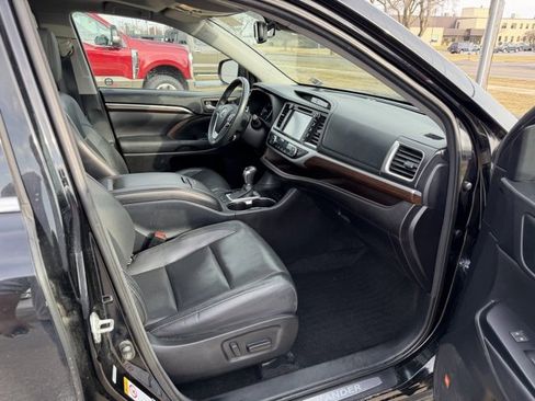 Used 2016 Toyota Highlander Limited image 13