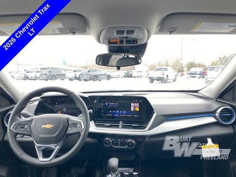 New 2026 Chevrolet Trax LT w/ Sunroof Package image 17