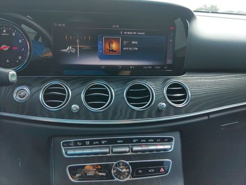 Used 2018 Mercedes-Benz E 300 image 9