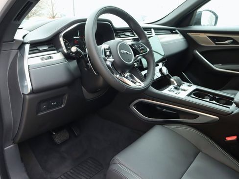 Used 2026 Jaguar F-PACE R-Dynamic S image 13