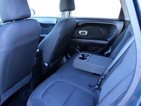 Used 2018 Kia Soul + image 11