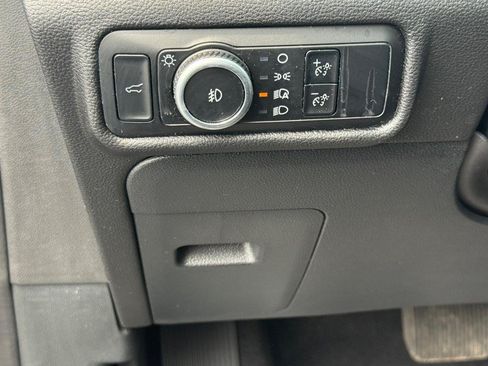 Certified 2023 Ford Explorer XLT w/ Equipment Group 202A AWD/4WD image 29