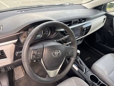 Used 2016 Toyota Corolla LE FWD image 10