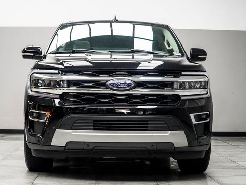 Used 2024 Ford Expedition Limited image 7