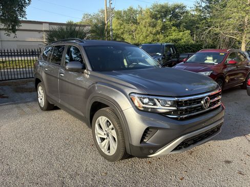 Used 2021 Volkswagen Atlas SE image 1