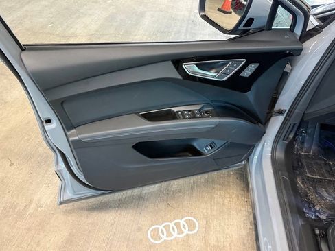 Used 2024 Audi Q4 e-tron Premium Plus w/ Premium Plus AWD/4WD image 19